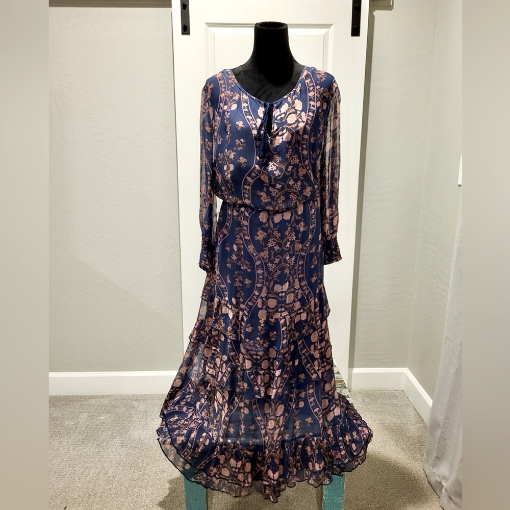 Gorgeous blue floral Sundance dress size XXL.